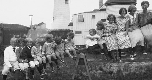 The real-life family behind Cheaper By The Dozen.