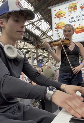 Viva la Vida: A Musical Journey with Piano and Violin