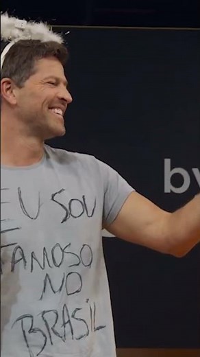 MISHA COLLINS E O PALCO OMELETE BY BB CANTANDO JUNTOS CARRY ON MY WAYWARD SON