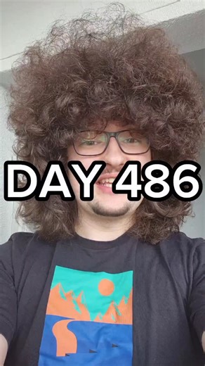 Frank Ilett (The United Strand) on Instagram: "Day 486 of not cutting my hair until @manutd win 5 games in a row! 🙏 Current Streak - 3/5 #manunited #hairgrowth #mufc #hairchallenge #carrick"