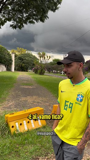Aspect de TikTok: Fica Esperta com Memes da Academia