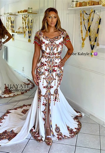 Robe Kabyle: Élégance et Culture d'Algérie