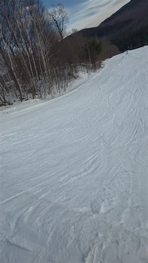 Only one park run today. I am good in the hood with it. That second kicker I landed at the bottom of the jump. I might have had way to much speed for it but thank goodness my Tweaker Pro just dropped me down like a plan landing at an airport. I wish everyone could fly at least once in there life. #adrondacks #jones #snowboarding #fyp