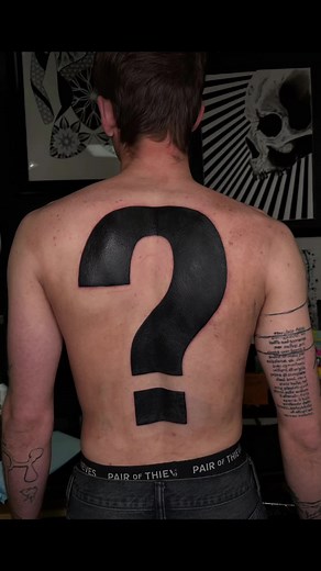 Stay curious ? Solid black question mark back blackout tattoo tattoo artist - Julian Sylva #backtattoo #besttattoos #questionmark #worldsbesttattoos #tattooideas #tattooideasformen #artist #art #viral #tatuaje #tatuador
