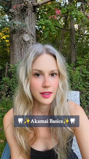 TIME TO BREAK UP WITH YOUR “FAKE NATURAL” TOOTHPASTE! 🦷🪥 We’ve been led to believe toothpastes that are marketed as “clean, natural and non-toxic ” are healthy and good for us. However, due to widespread greenwashing and health washing, you'll discover most are not. 🤍🌿 @Akamai Basics ✨️DON'T BE GREENWASHED✨️ ✨️Ingredients✨️ Calcium Montmorillonite Bentonite Clay (unrefined), Kaolin Clay (unrefined), Baking Soda, Himalayan Salt, Fulvic Acid / Trace Mineral Concentrate, Essential Oils of Peppe