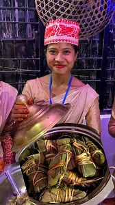 Veg Food Heaven in Assam🤩🤩 कौन कहता है असम में शाकाहारी खाना नहीं मिलता?🤔🤔 . Also watch https://fb.watch/eaIKJvEfq5/ | Delhifoodcrush