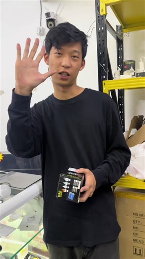 💡 Jiro masoandro matanjaka V8! Hazavana mahery, afaka mameno herinaratra amin’ny masoandro ☀️ ✅ Mety ho an’ny trano, zaridaina, na fanatanjahan-tena 💰 Vidiny manokana: 14000ar fotsiny – tena mora be! Aza adino, ento izao ary mankafy jiro mahery miaraka amin’ny herin’ny masoandro! 🌟##Madagascar