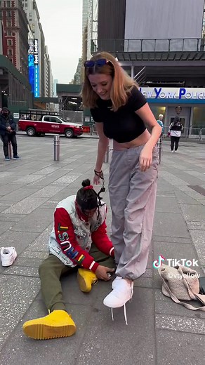 Feet on deck 🦶#vtyellow #nyc #feet