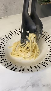 It’s #NationalSpaghettiDay! 🍝 Host, date or attend a Tupperware® party and enjoy recipe demos like our Traditional Cacio e Pepe, as well as cooking tips, exclusive deals and so much more! Find a Rep near you to learn more. #tupperware #tupplife #onlyattheparty 🧂 ½ tsp. salt 🍝 8 oz. spaghetti 🧀 1 cup Pecorino Romano, plus more for garnish 🖤 Fresh black pepper to taste Add 2 ½ quarts of water and salt to Daily Universal 4-Qt Stockpot and bring to a boil over medium heat. Add spaghetti and onc