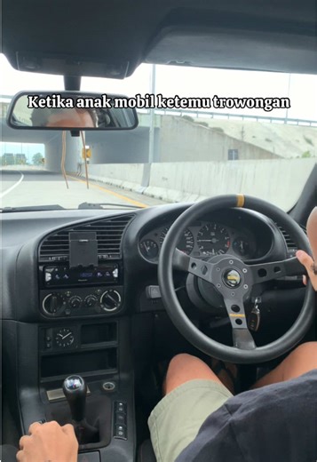 Driving the BMW E36 328i Manual: A Thrilling Experience