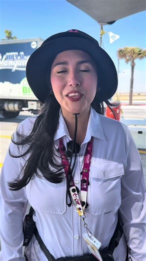 💗La directora del DIF, María Elena Cantú Sánchez, te invita a que vengas a la Playa Bagdad a disfrutar de todas las actividades preparadas para ti 🎉🏖️ 👨‍👩‍👧‍👦 Diversión, convivencia y espacios para toda la familia te esperan. 🔎 Además, recuerda que contamos con el módulo del niño perdido para mayor seguridad.