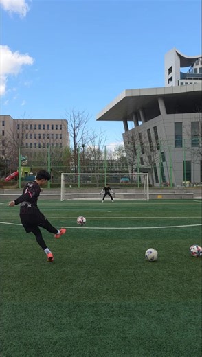 26.04.04 LH 축구장 오른발 중거리슛 21-L #중거리 #중거리슛 #오른발 #축구 #축구연습 #풋살 #슈팅연습 #슈팅 #soccertrainining