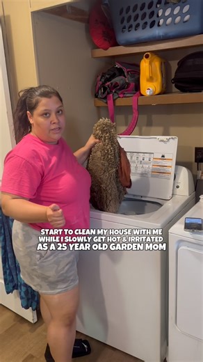 LISSS 🧜🏼‍♀️💕 on Instagram: "Imma be right back 😶‍🌫️😮‍💨 #explorepage✨ #lissdabaddest #gardenmom #momcreator #trailerpark #ditl #sahm #reels #viral"