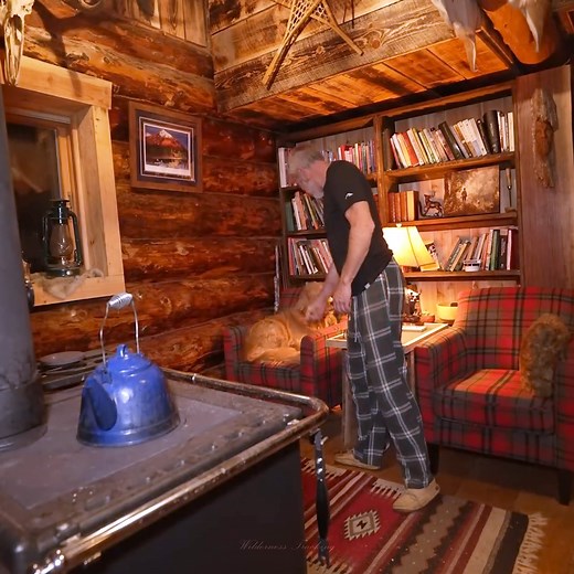 My Wife's 1st Night in the New Bedroom in our Off Grid Log Cabin- | Wilderness Tracking