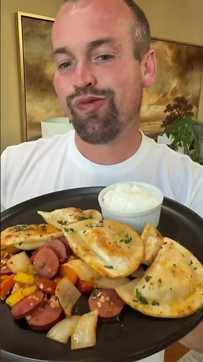 Kielbasa & Pierogies Sheet Pan Meal 🥘 #easyrecipes #sheetpanmeal #kielbasa #pierogies #dinner