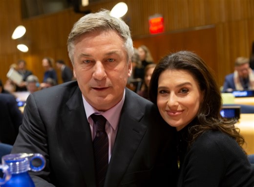 Alec Baldwin’s Wife Hilaria Shares Hilariously Failed Photos With Her 7 Kids!