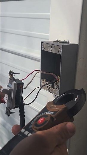 How to wire and test voltage on 3 way switch