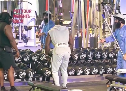 No One Expected the Cleaner to Lift a 32KG Mop! 😳💪🧹 | Anatoly Gym Prank #42 | Siska Anastasya