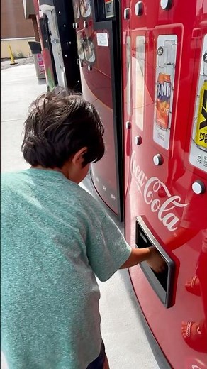 Coca Cola Vending Machine #dietcoke #cokezero #cocacola