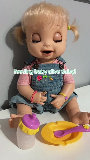 feeding baby alive daisy! also, im going to start going live soon:) #babyalive #fyp #preppy #trending #summer #challenge #SeeHerGreatness #foryou #fakefood #foryoupage #doll