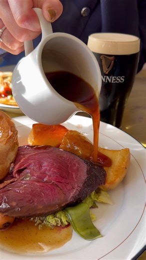 The Ultimate Sunday Roast & Staycation! If you’re looking for cosy pub vibes and “next-level” food, @the_foxhall in North Yorkshire is calling your name! 🦊 🍄‍🟫 Starting off with mushroom & pesto gnocchi and a wild boar & chorizo scotch egg, washed down with a cold pint of local @theakstonbrewery ale🍺 🥩 The main courses were next level! Roast porchetta and rump of beef with giant Yorkshires, crispy roasties, seasoned veg and homemade gravy. 🍋 🥓 The dessert stomach just had enough room for