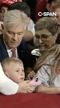 Dr. Oz provides medical aid at Trump speech