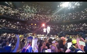 【西语歌曲】Un Año 演唱会现场，全场大合唱。