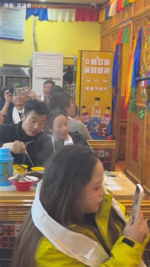 Beautiful Chinese girls singing folk songs