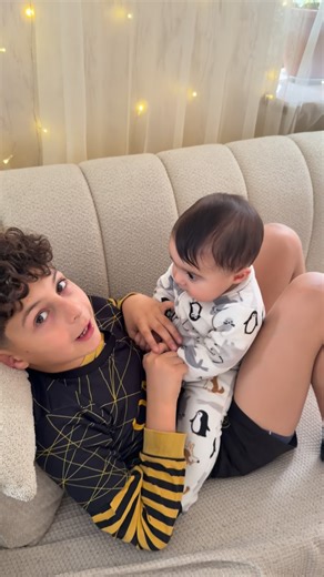 Asya Ordyan on Instagram: "Family moments 🤍#семья #christmas #familytime #family #love"