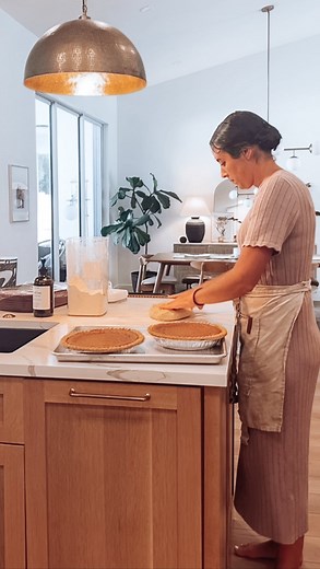 Lynette Yoder | Stromboli looks harder to make than it is! But it’s really pretty easy. And doesn’t take too much time! As long as you have some filling... | Instagram