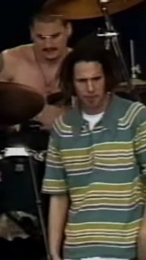 90K views · 574 reactions | Can you remember when you first heard 'Bullet In The Head' by Rage Against The Machine? Let us know in the comments! In this clip, Scott & Ian break down Tim Commerford's approach to this killer bass line, which might just surprise you! | ScottsBassLessons.com | Facebook