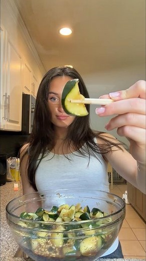 Viral SMASHED cucumbers! #spicycucumbers