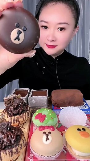 #mukbang #mukbangeatingshow #foryou #foryoupage #tiktokfood #crazyeatingshow #foodie #chocolate #cake #moussecake