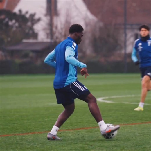 🚨Chelsea's loanees Aaron Anselmino and Datro Fofana in their first training session with Strasbourg. | The Blues 1905