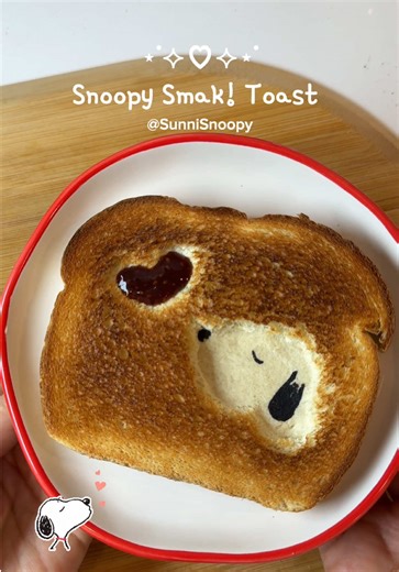 Snoopy's Cute Valentine's Day Toast Idea