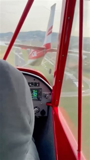 10K views · 30 reactions | Ignoring visual scanning and proper communication in the traffic pattern could be a disastrous recipe, putting everyone at risk. 勞 Seen on: @eviatorr Close call  : danielpolcaro #aviation #pilot #GeneralAviation #Cessna #PiperSuperCub #Final #Incident #Crash #trafficpattern | Aviation Mafia | Facebook