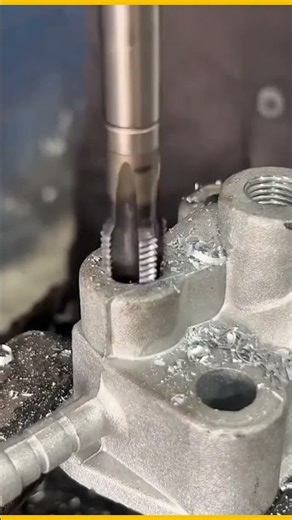 Precision Internal Thread Cutting Process #threads #cutting