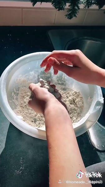 How to make homemade stressballs🌟 #fidgettoys #HelloWinter #foru #foryou #foryoupage #4u #4youpage #trending #viral #getmefamous #stress #fidget #fyp