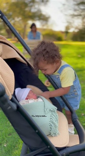 “Baby Has No Teeth!” 🍪👶😂#CuteKids #FamilyMoments #ParentLife #WholesomeContent #ViralShorts 🍪👶😂