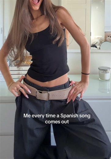 nina.sazina (@nina.sazina)’s video of spanish music