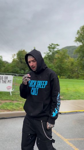 OUR ALBUM IS #4 ON ITUNES PRE ORDERS RIGHT NOW!!! y’all help me get it to #1!!!“CADILLAC MUSIC” my new album entirely produced by @anonymassx drops 10.13! till then come catch me on tour with @yelawolf | Caskey