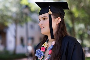 A nonspeaking valedictorian with autism gives her college's commencement speech
