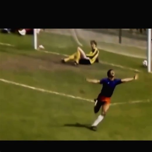 🔥 Why Ruud Gullit Deserves GOAT Shouts #footballshorts #football #ronaldino #footballer #seriea