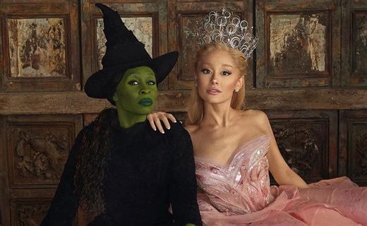 Ariana Grande sings Popular in Wicked: Complete soundtrack of the live-action film