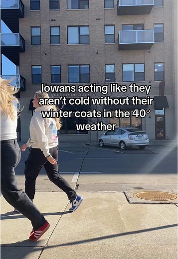 Iowa Weather Memes: Embracing Hoodie Season