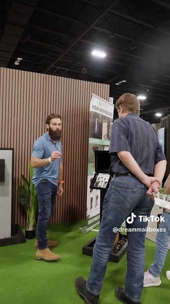 Fort Lauderdale pulled up 🔥 New designs, big reactions, and plenty of mailbox envy. Whose curb appeal are we upgrading next? 👀 . . . #curbappeal #DreamMailboxes #homeshow #fortlauderdalehomeshow