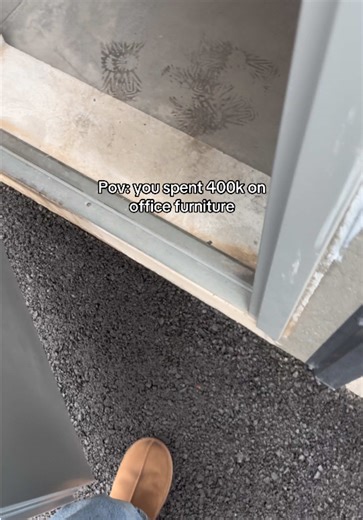 Oups #ferrari | office