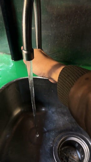 天才阿！在夜市中央蓋洗手台！What a brilliant concept to install hand-washing stations in the night market.#ideas