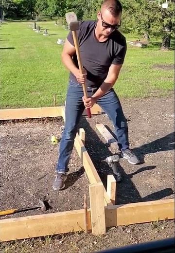 How to hit a wooden stake for concrete forms