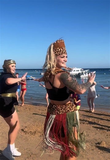 African Zumba with Lucy 🇨🇿 and Maleen 🇩🇪 #shakira #egypt #zumba #dance #animation